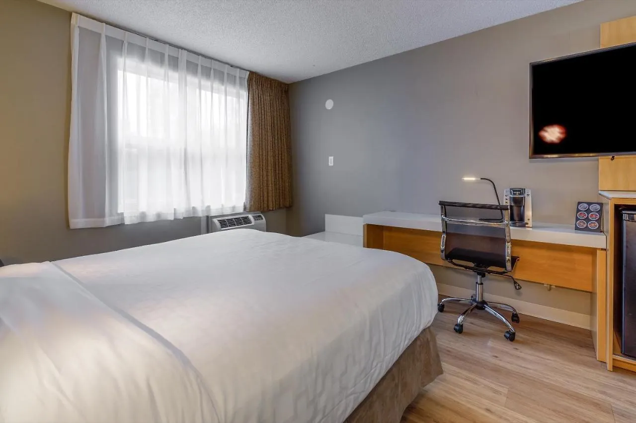 Clarion Pointe Quebec Airport Hotel