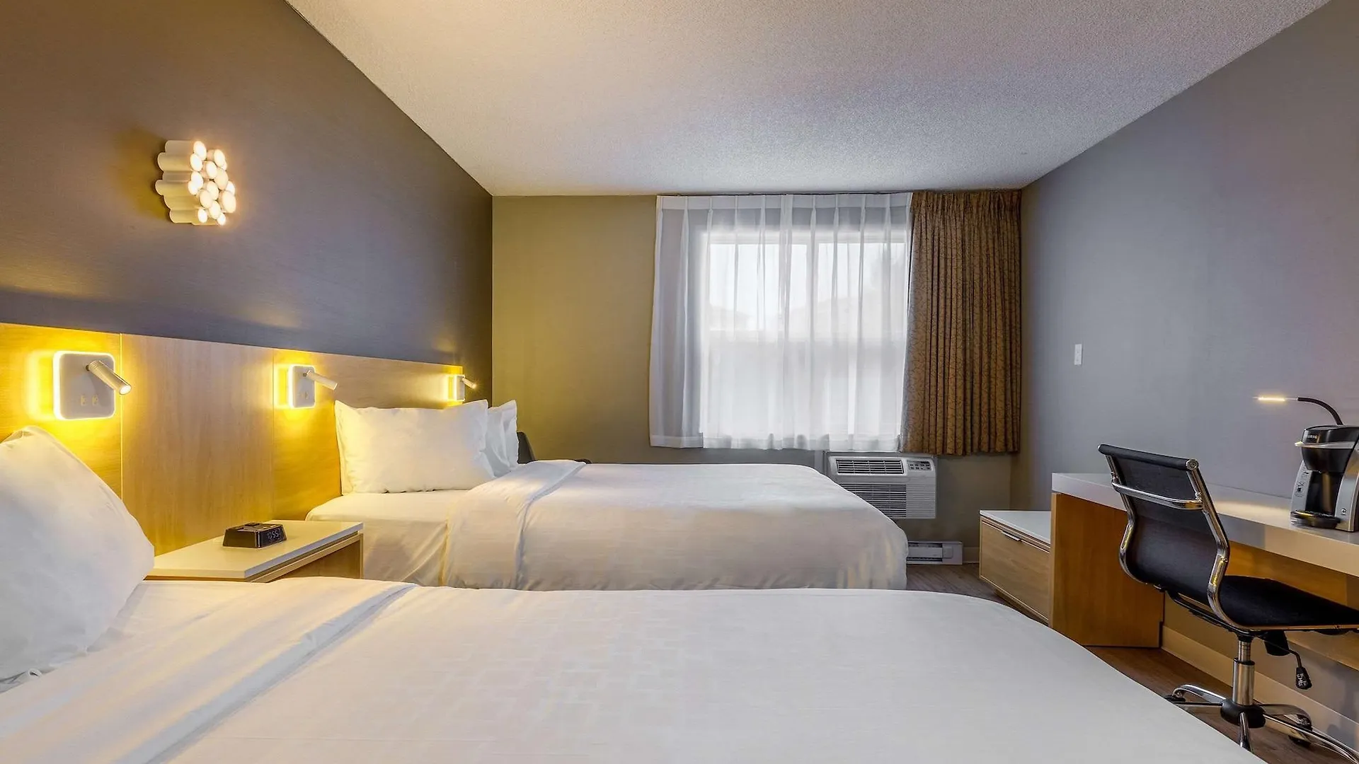Clarion Pointe Quebec Airport Hotel Canadá