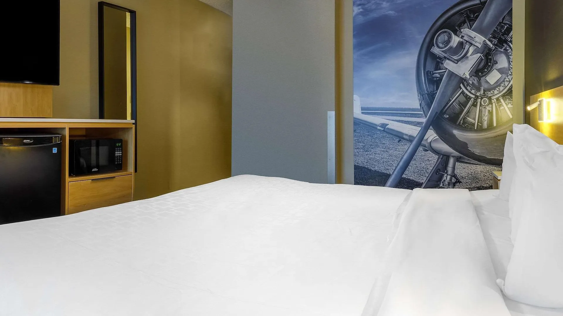 Clarion Pointe Quebec Airport Hotel 2*, Quebeque Canadá