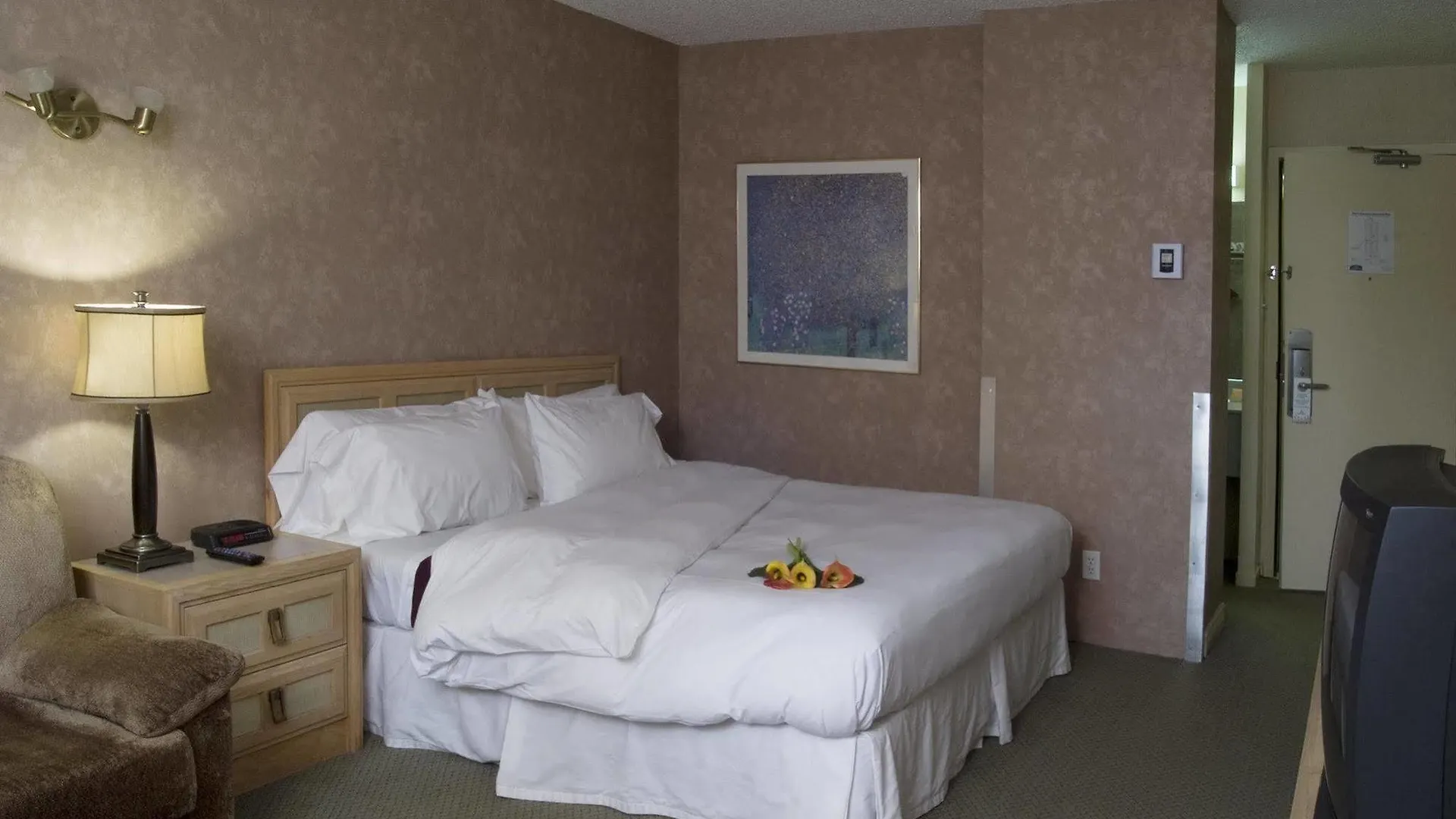Clarion Pointe Quebec Airport Hotel