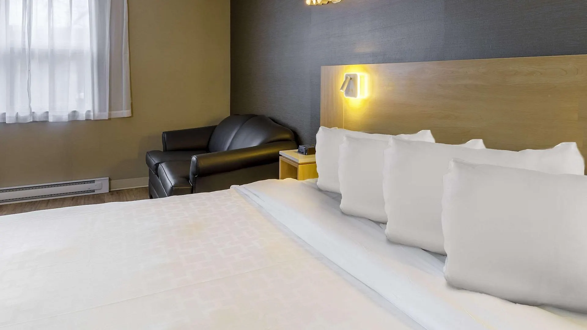 Hotel Clarion Pointe Quebec Airport